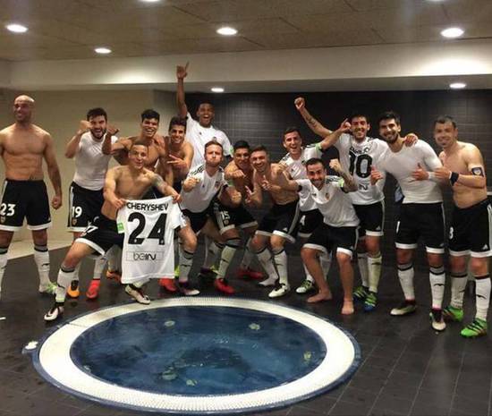 瓦伦西亚赛后庆祝胜利