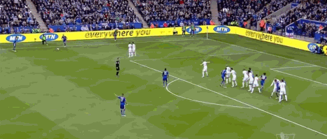 乌略亚头球破门