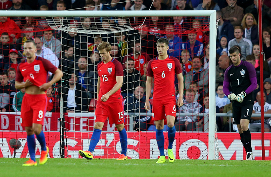 戴尔客串中卫很失败