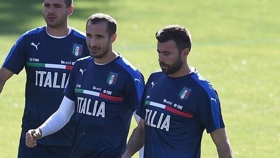 斩斗牛士尤文BBC立头功 蓝衫后防三人行永无终点