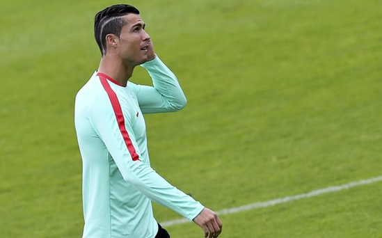 C罗生死战前变发型帝 贝尔:我俩谁强?真不好说