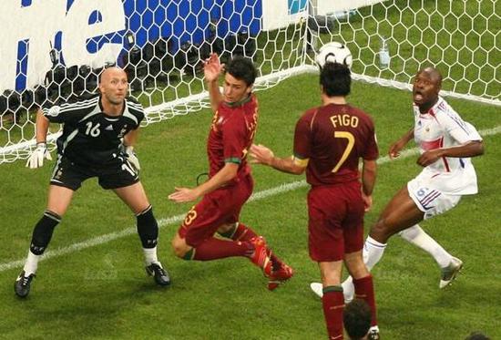 2006世界杯半决赛，菲戈的头球差之毫厘