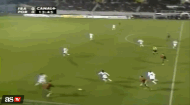 GIF-C罗13年前曾攻破法国 这停球+转身帅的掉渣