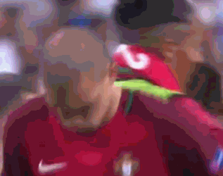 赛后拼劲全力的佩佩呕吐