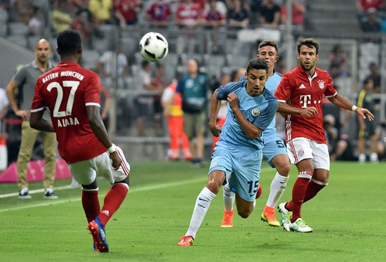 热身赛-安胖瓜帅斗法小将成焦点 拜仁1-0胜曼城